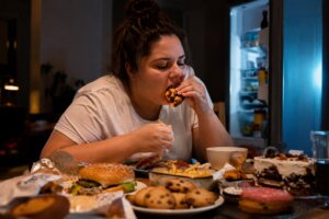 As diferenças fundamentais entre obesidade e compulsão alimentar